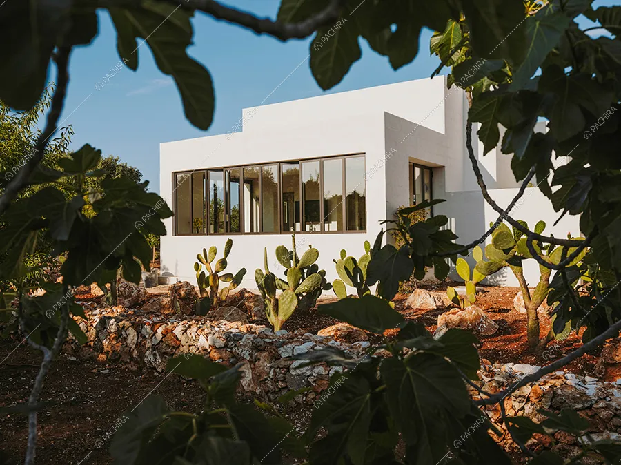 Esterni della villa Wahiba, location contemporanea per shooting a Brindisi