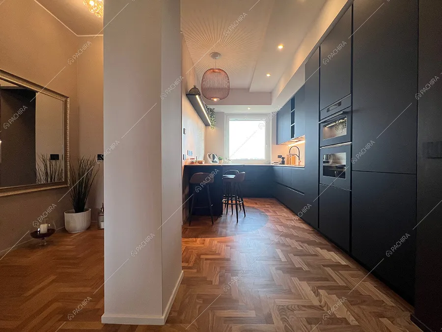 Cucina dell'appartamento Morganite, location in stile contemporaneo per shooting a Milano