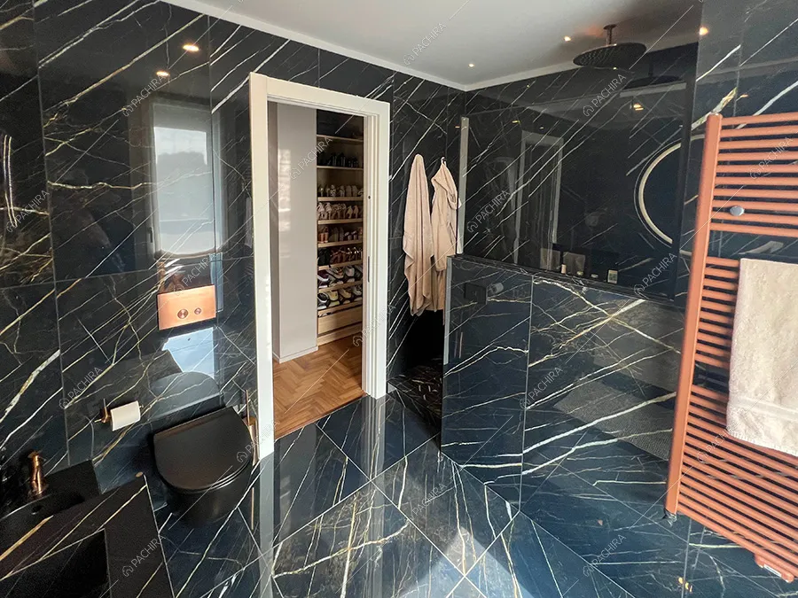 Bagno dell'appartamento Morganite, location in stile contemporaneo per shooting a Milano