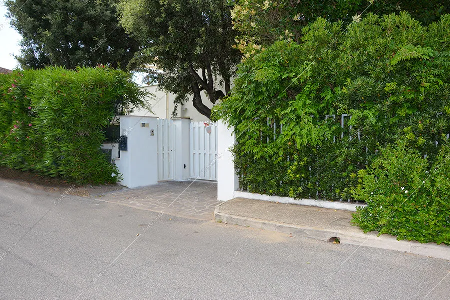 Esterni della villa Kumtag, location in stile contemporaneo per shooting a Roma