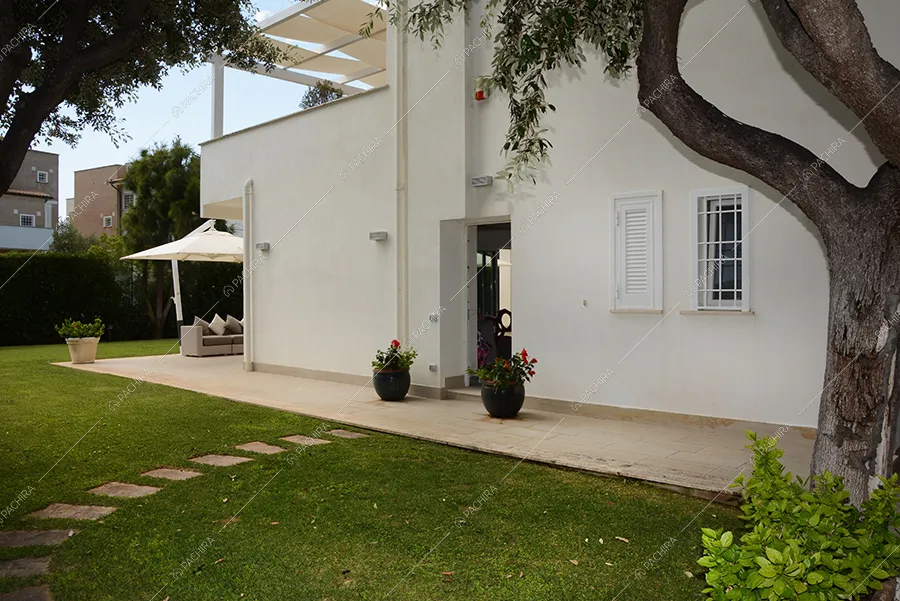 Giardino della villa Kumtag, location in stile contemporaneo per shooting a Roma