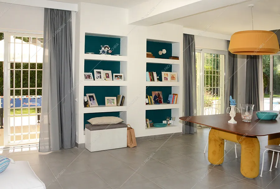 Zona living della villa Kumtag, location in stile contemporaneo per shooting a Roma