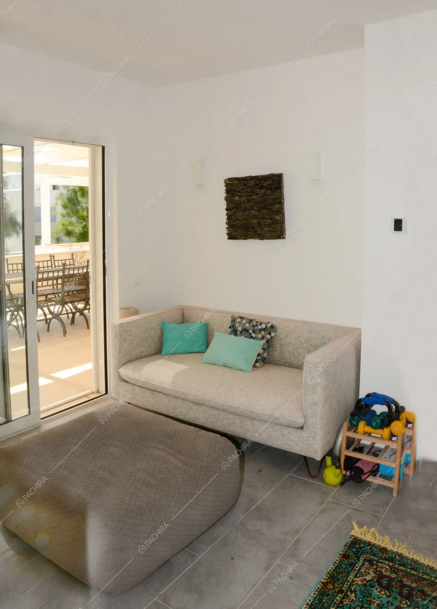 Salotto della villa Kumtag, location in stile contemporaneo per shooting a Roma