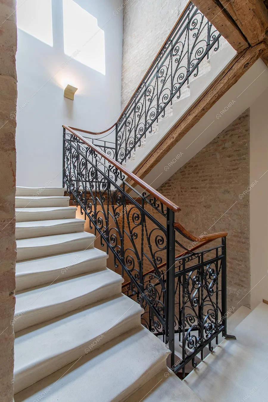 Scale dell'attico Pontederia, location in stile moderno per shooting a Padova