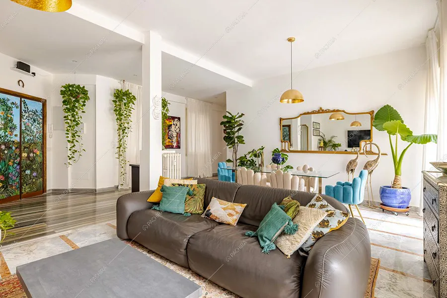 Sala dell'appartamento Nemesia, location in stile moderno per shooting a Roma