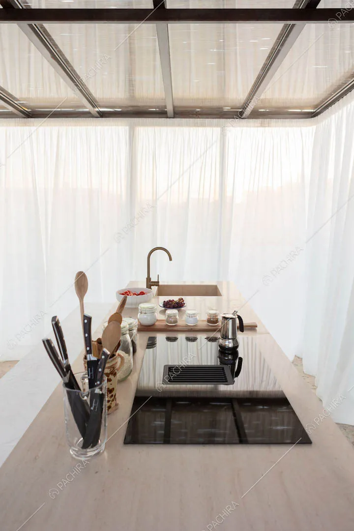 Cucina dell'appartamento Polond, location moderna per shooting a Lecce
