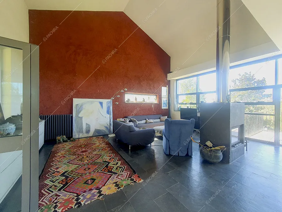 Salotto della villa Pechora, location contemporanea per shooting a Roma