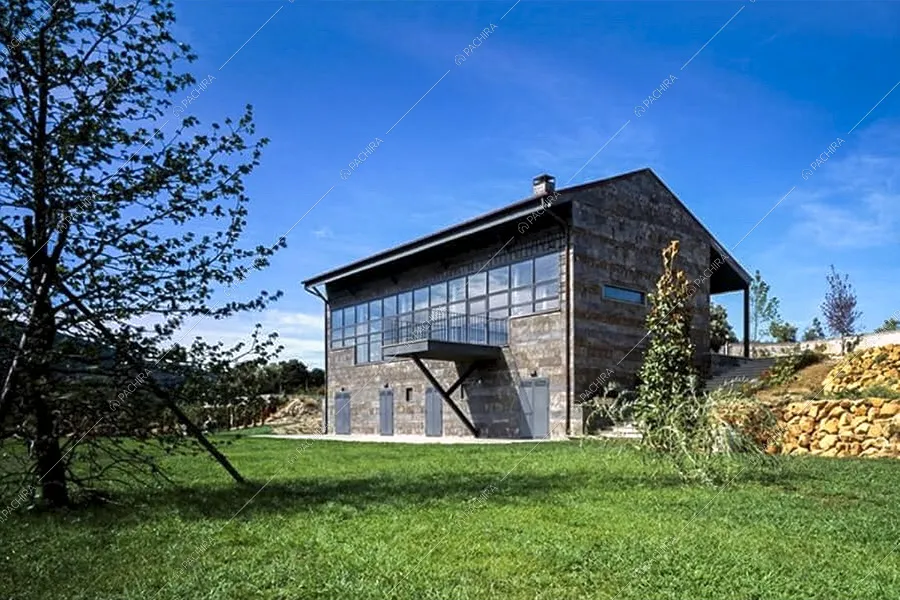 Parco della villa Pechora, location contemporanea per shooting a Roma