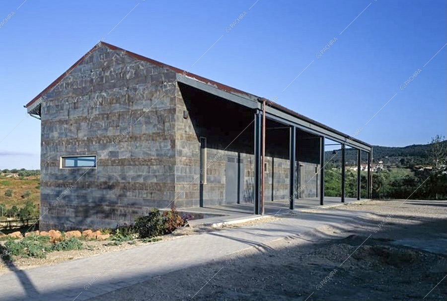 Esterni della villa Pechora, location contemporanea per shooting a Roma