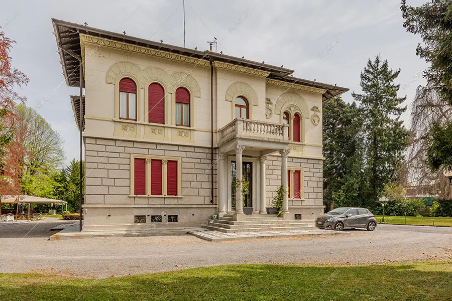Esterni della villa Lentisco, location in stile classico a Varese