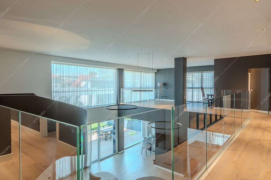 Soppalco dell'appartamento Miele, location moderna per shooting a Milano