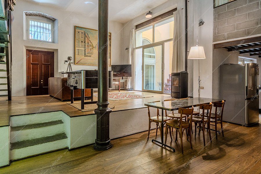 Open space del loft Foraker, location in stile vintage a Bergamo