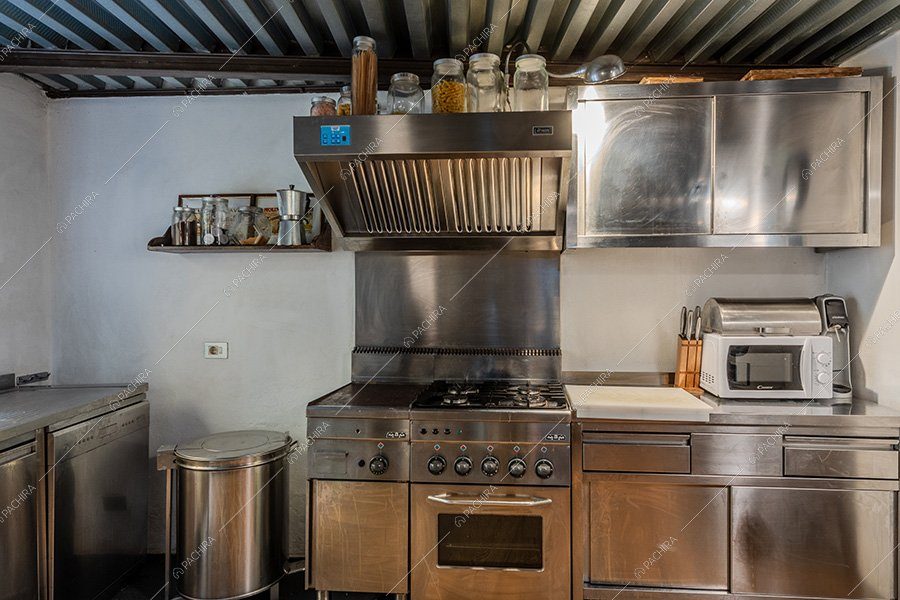 Cucina del loft Foraker, location in stile vintage a Bergamo