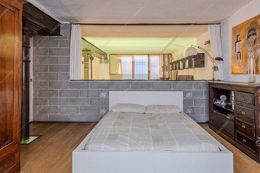 Camera da letto del loft Foraker, location in stile vintage a Bergamo