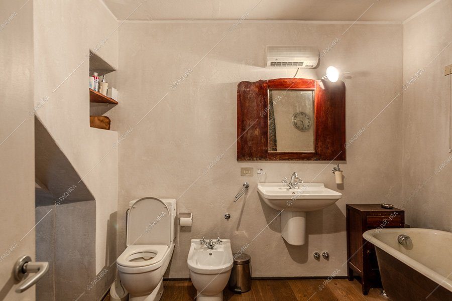 Bagno del loft Foraker, location in stile vintage a Bergamo