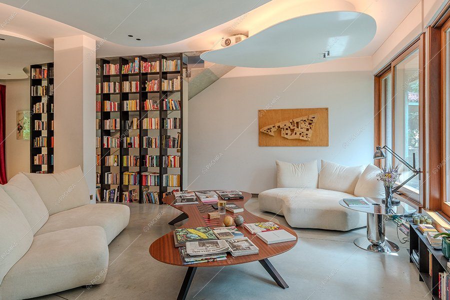 Salotto della villa Atlas, location in stile contemporaneo per shooting a Milano