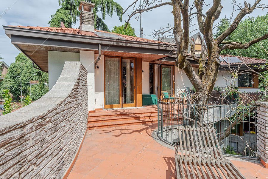 Terrazza della villa Atlas, location in stile contemporaneo per shooting a Milano