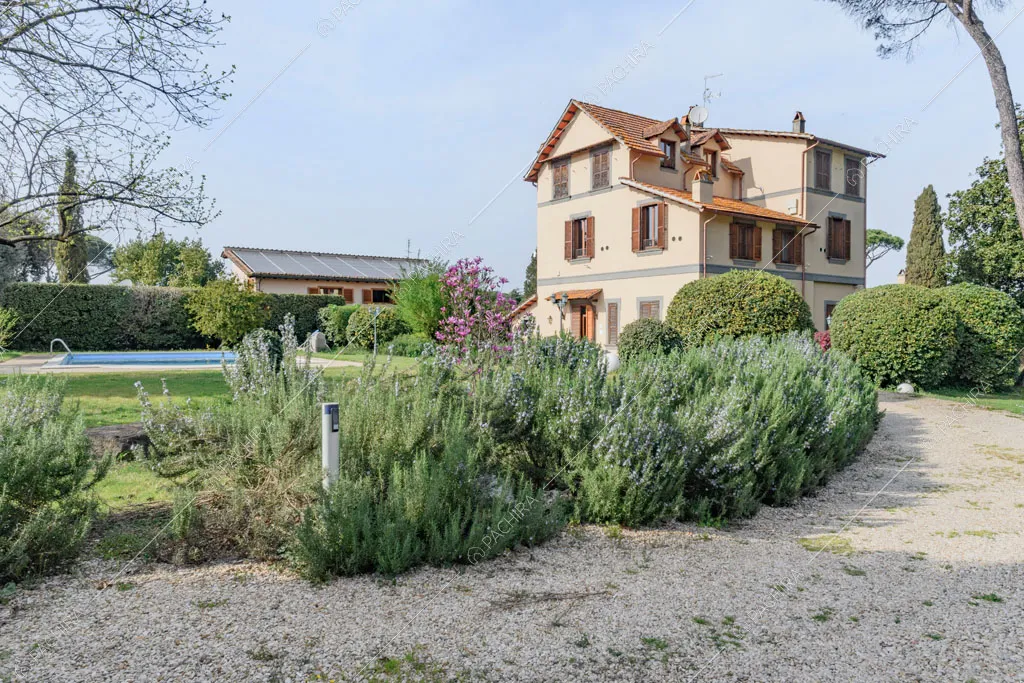 Giardino della villa Ebridi, location in stile rustico a Roma