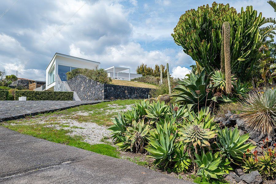 Vialetto della villa Etna, location moderna per shooting a Catania