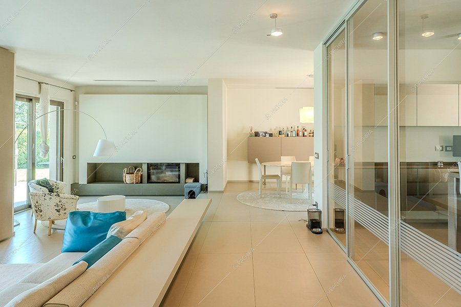 Zona living della villa Titanio, location contemporanea per shooting a Milano