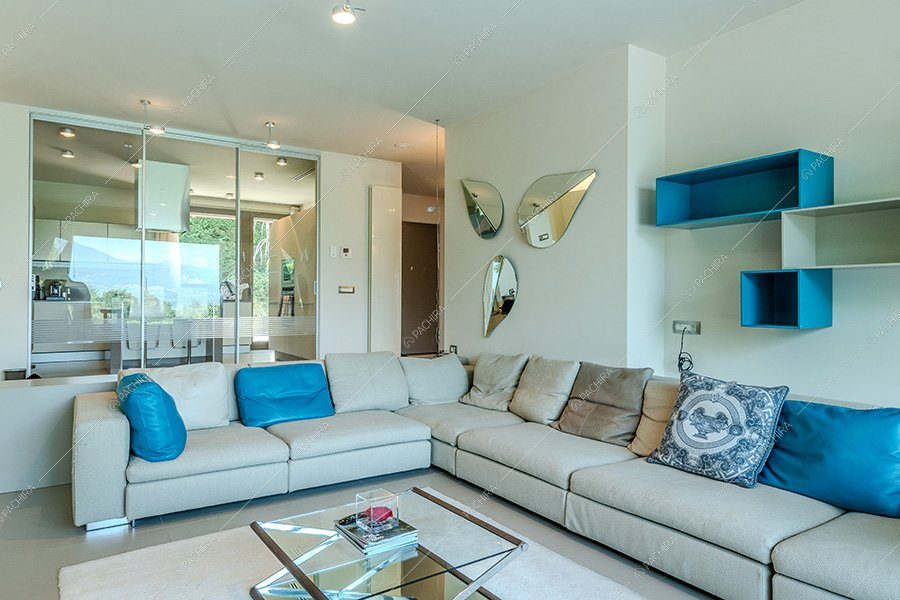 Salotto della villa Titanio, location contemporanea per shooting a Milano