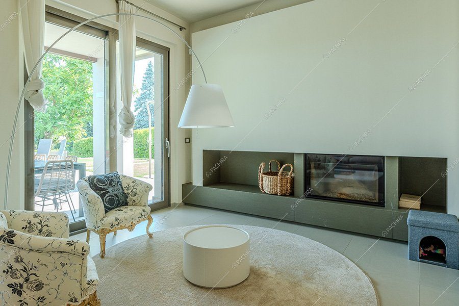 Salotto della villa Titanio, location contemporanea per shooting a Milano