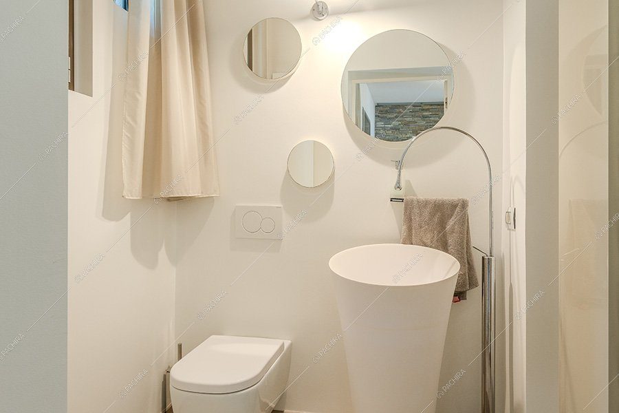 Bagno della villa Titanio, location contemporanea per shooting a Milano