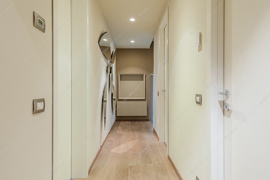 Corridoio della villa Titanio, location contemporanea per shooting a Milano