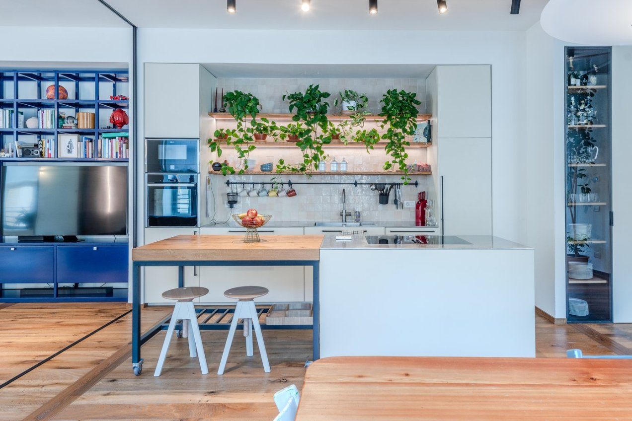 Cucina dell'appartamento Gea, location moderna per shooting a Milano