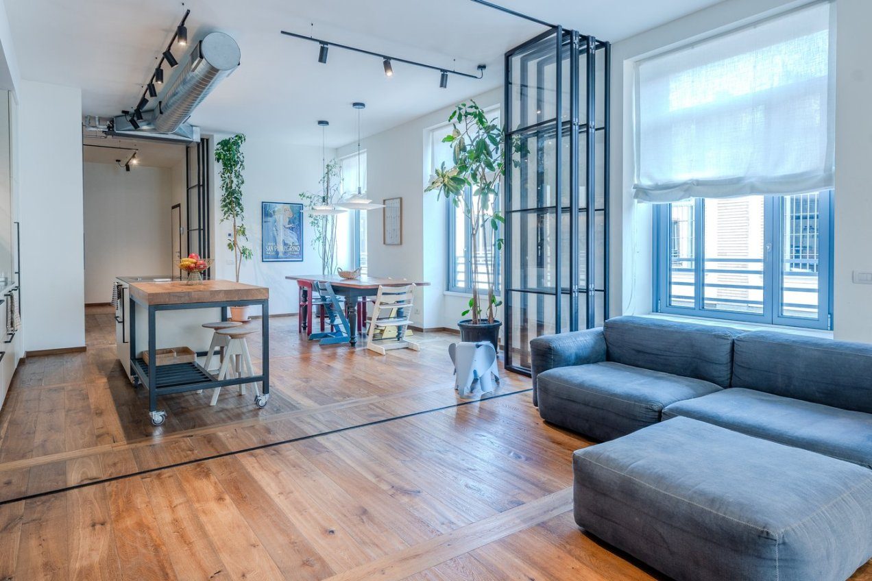 Sala dell'appartamento Gea, location moderna per shooting a Milano