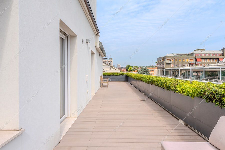 Terrazza dell'attico Inti, location moderna per shooting a Milano