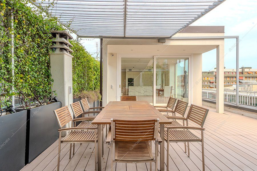 Terrazza dell'attico Inti, location moderna per shooting a Milano