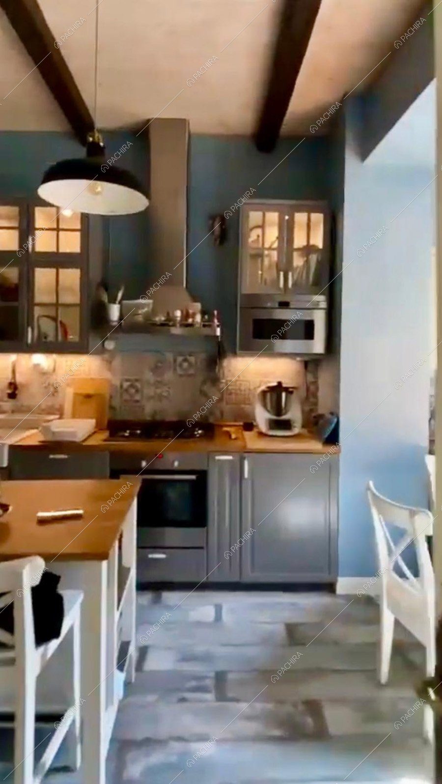 Cucina della villa Antimonite, location classica per shooting a Milano