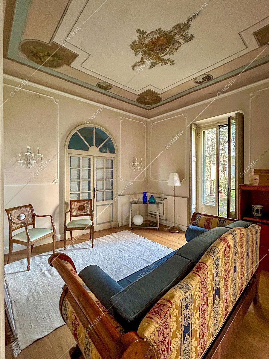Salotto della villa Antimonite, location classica per shooting a Milano