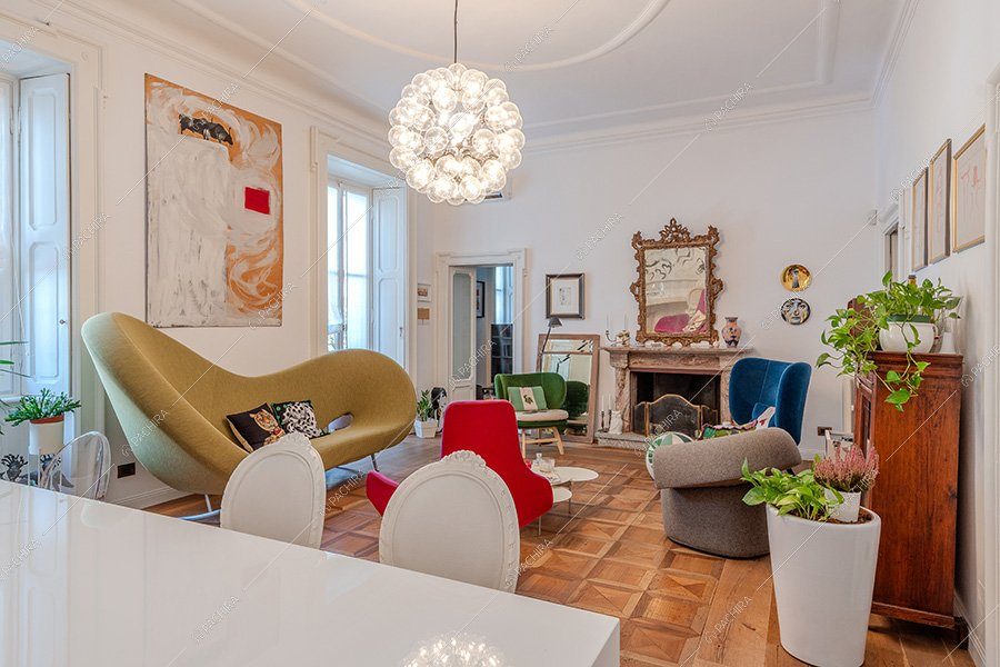 Zona living dell'appartamento Akebia, location moderna per shooting a Milano