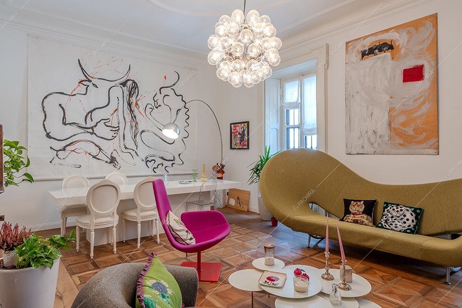 Sala dell'appartamento Akebia, location moderna per shooting a Milano