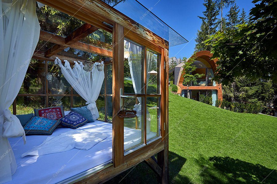 Gazebo dello chalet Buran, location contemporanea per shooting a Bolzano