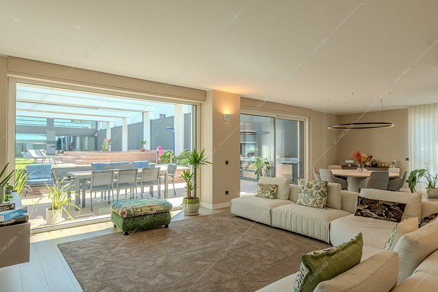 Zona living del loft Favo, location contemporanea per shooting a Milano