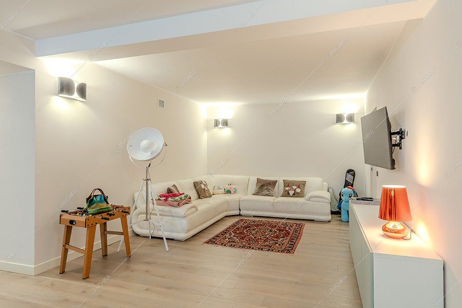 Salotto del loft Favo, location contemporanea per shooting a Milano
