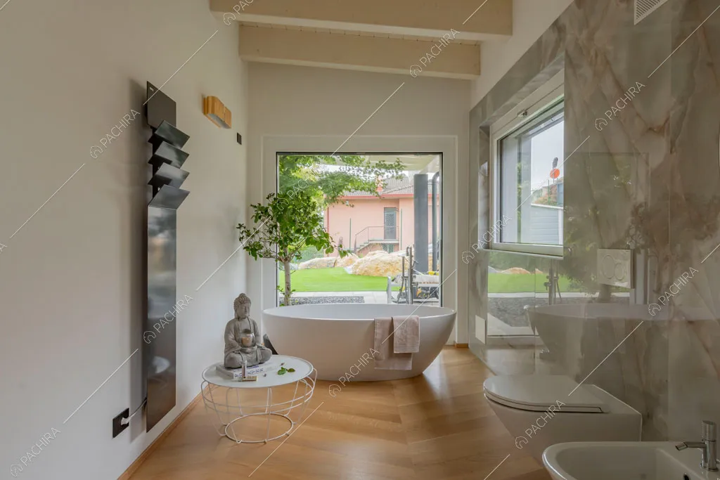 Bagno della villa Amazonite, location in stile contemporaneo a Varese