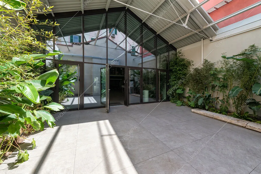 Cortile dell'espositivo Ossa, location in stile moderno a Roma