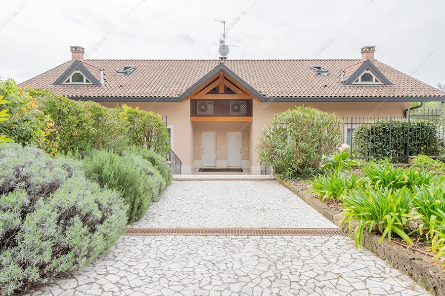 Vialetto della villa Mississipi, location in stile rustico a Monza