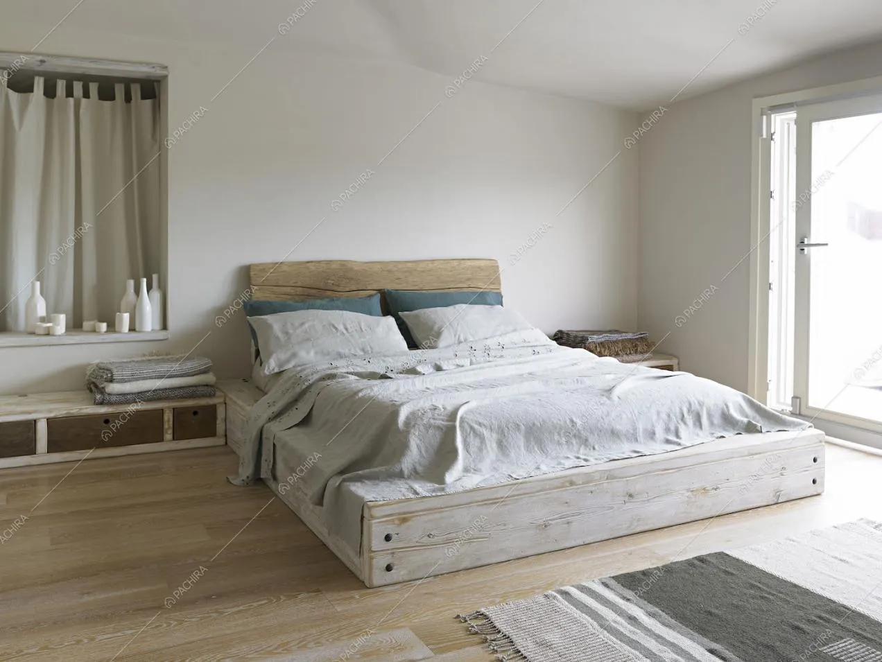 Letto a due piazze con struttura in legno delabré