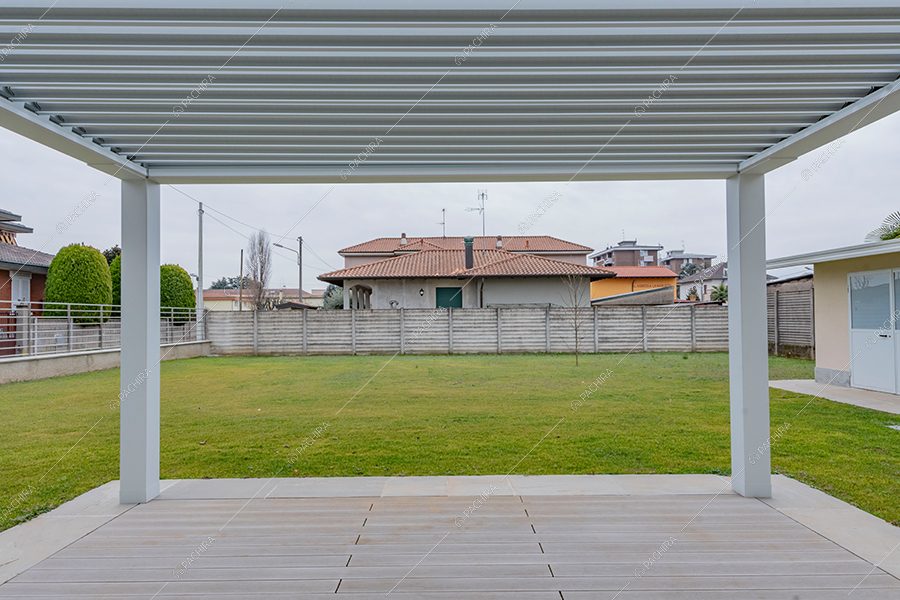 Veranda della villa Morava, location in stile moderno a Milano