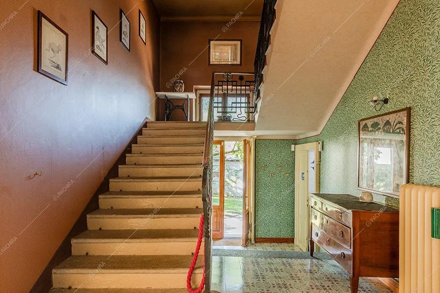 Scale della villa Nitra, location in stile vintage a Milano