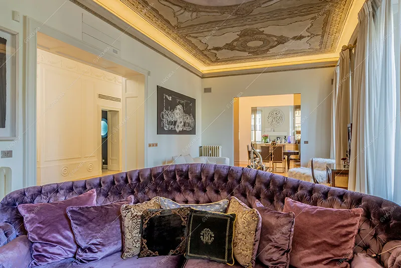 Salotto dell'appartamento Barbabietola, location in stile liberty a Milano