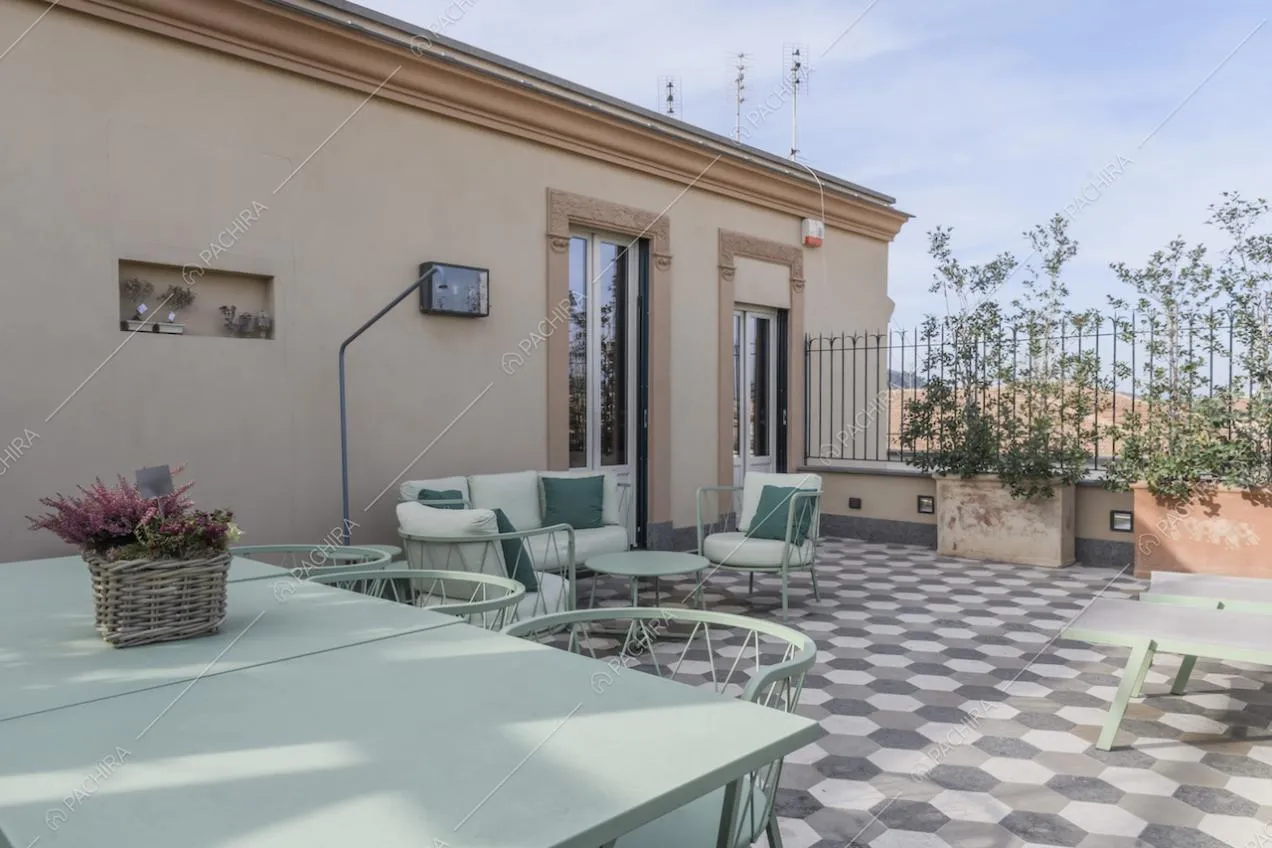 Veduta sulla terrazza con doppio accesso
