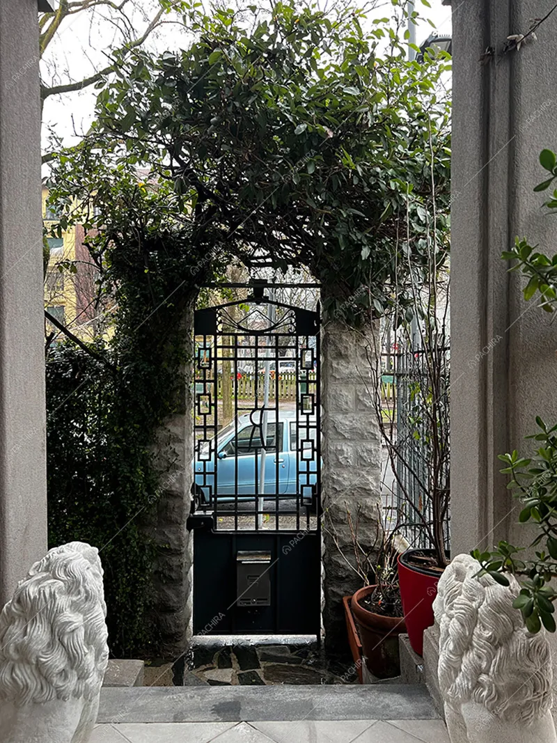 Ingresso della villa Corallo, location in stile liberty a Milano