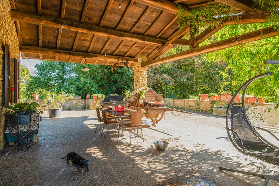 Veranda della villa Rhone, location in stile rustico a Lecco