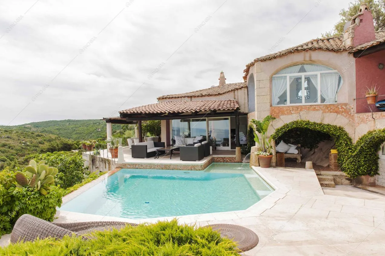 Piscina della villa ed esterni